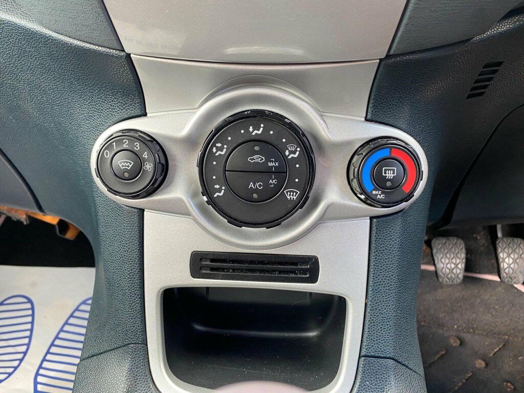 Ford Fiesta Zetec 1.25 3-Door Hatchback Blue #35