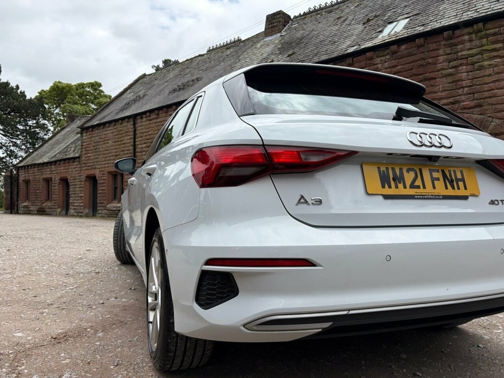 Audi A3 1.4 Tfsie 40 Sport Sportback Plug-in Hy WM21FNH White #5