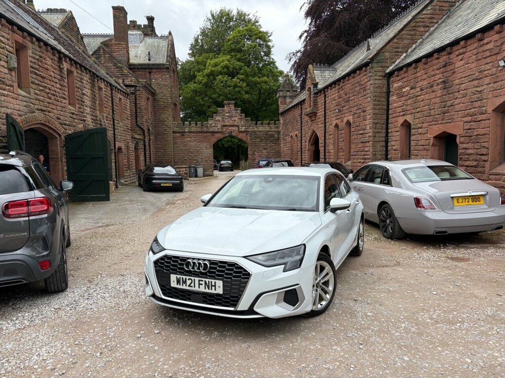 Audi A3 1.4 Tfsie 40 Sport Sportback Plug-in Hy White