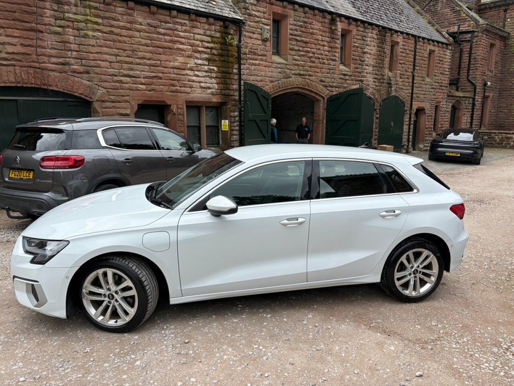 Audi A3 1.4 Tfsie 40 Sport Sportback Plug-in Hy WM21FNH White #4