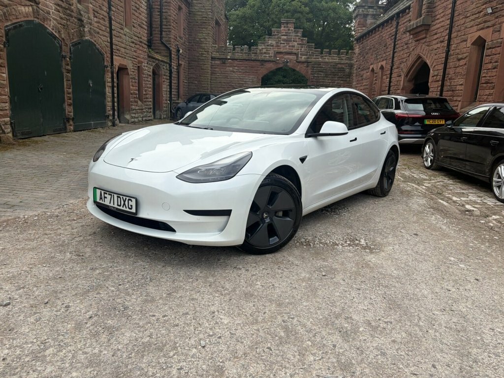Tesla Model 3 Standard Range Plus Saloon Rwd White