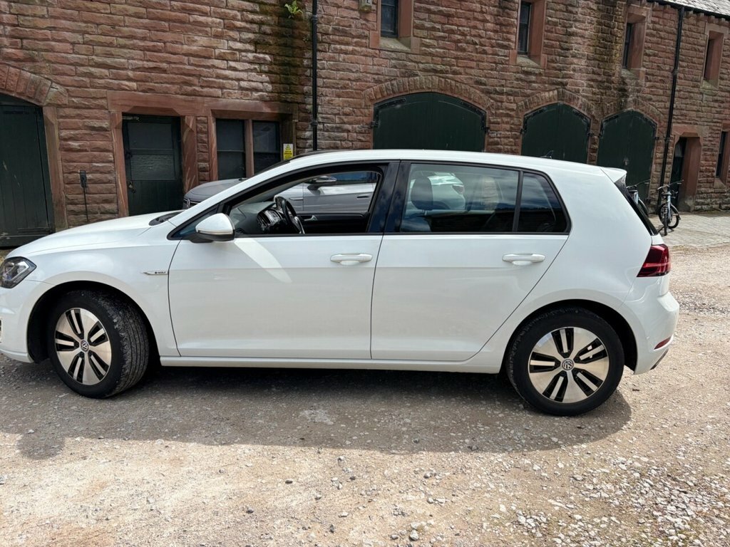 Volkswagen e-Golf 35.8Kwh E-golf Hatchback 136 Ps White #3