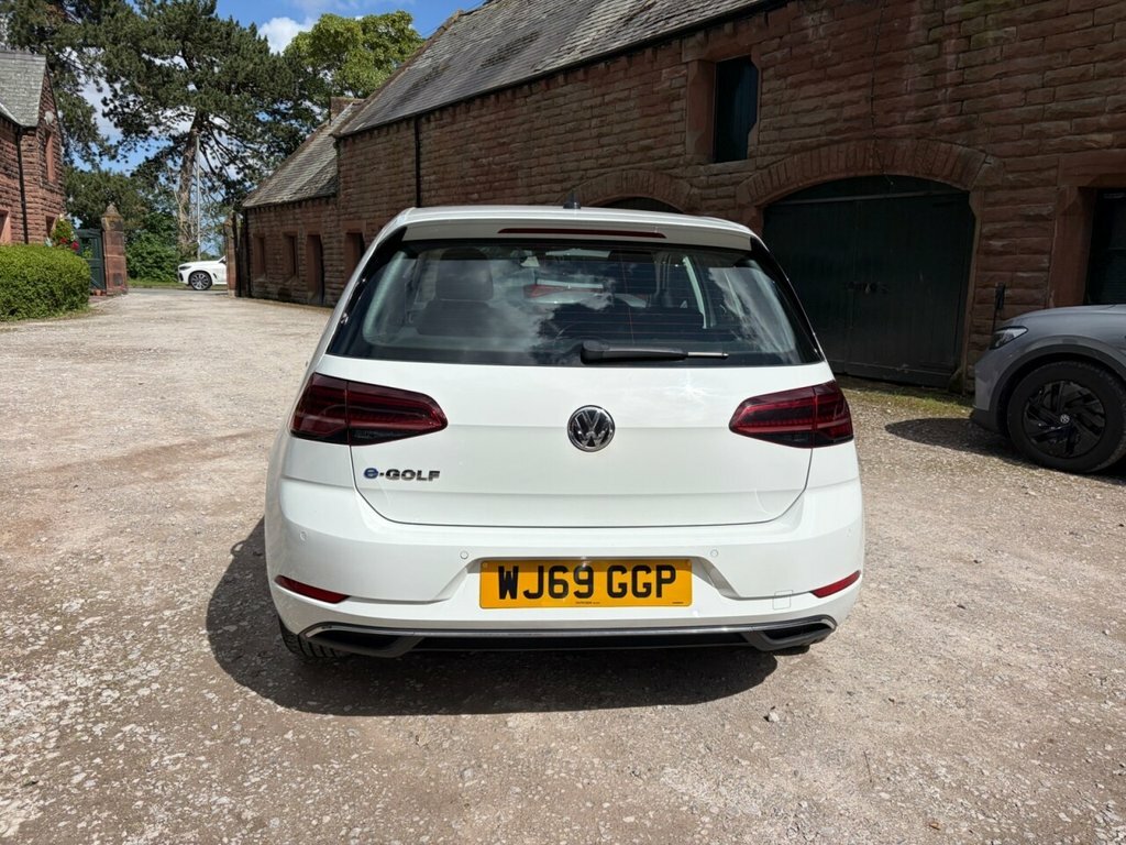 Volkswagen e-Golf 35.8Kwh E-golf Hatchback 136 Ps White #5