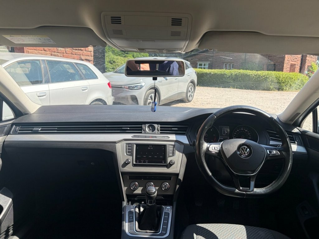 Volkswagen Passat 2015 65 1.6 Blue #9