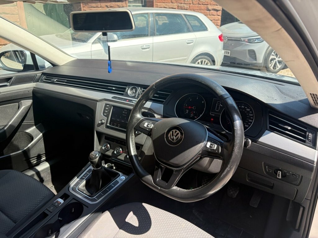 Volkswagen Passat 2015 65 1.6 Blue #10
