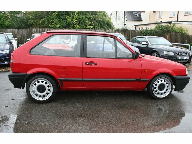 Volkswagen Polo 1.0 Cl Coupe U889 Red