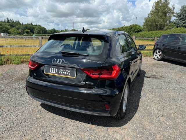Audi A1 Tfsi 25 Technik Sportback LP72DXG Black #4