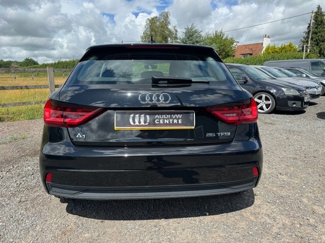 Audi A1 Tfsi 25 Technik Sportback LP72DXG Black #5