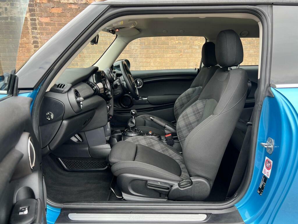 Mini Hatch 1.5 Cooper Euro 6 S S LX66OZV Blue #2