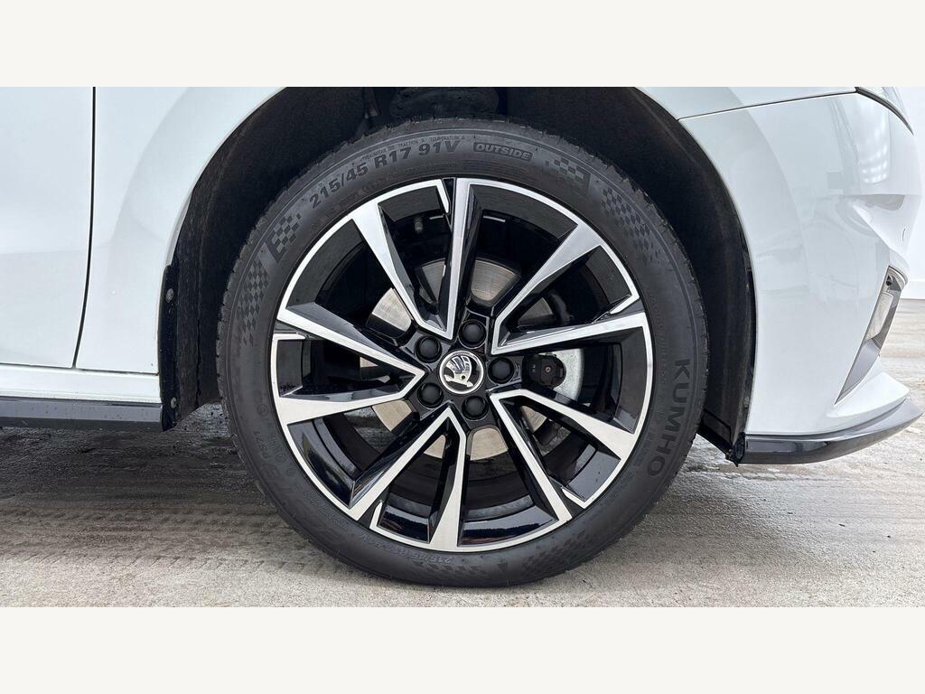 Skoda Fabia 1.5 Tsi Monte Carlo Dsg Euro 6 S S White #4