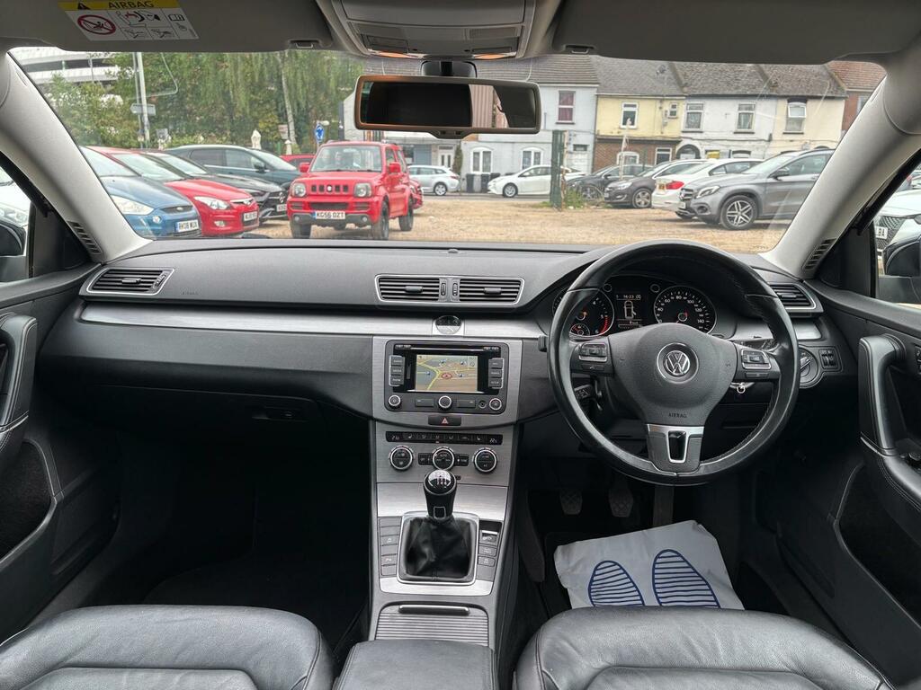 Volkswagen Passat Executive Black #2
