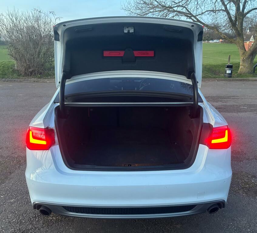 Audi A6 Saloon Tdi Ultra Black Edition White #20