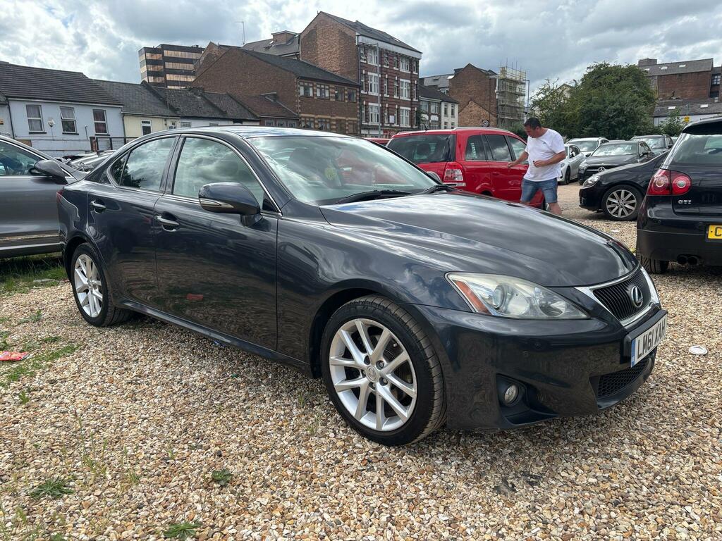 Lexus IS Advance Grey