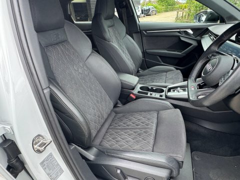 Audi A3 1.5 Tfsi 35 MJ72NWB White #2