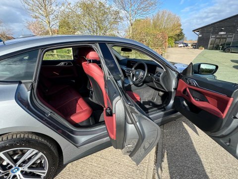 BMW i4 40 83.9Kwh Sport Grey #3