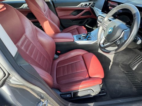 BMW i4 40 83.9Kwh Sport Grey #2