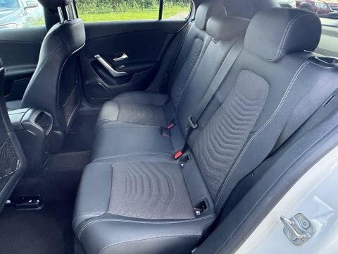 Mercedes-Benz A Class 1.3 A180h Mhev LR74GZJ White #5