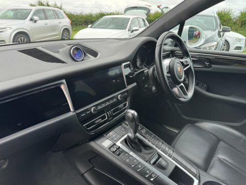 Porsche Macan 5dr Pdk Black #17
