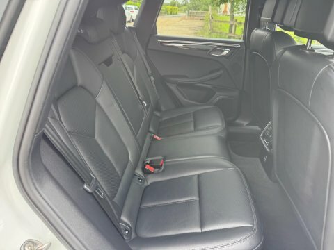 Porsche Macan 5dr Pdk Black #32