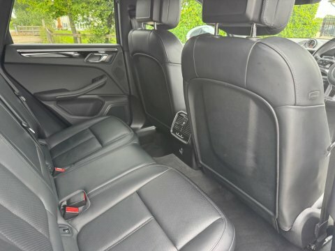 Porsche Macan 5dr Pdk Black #30