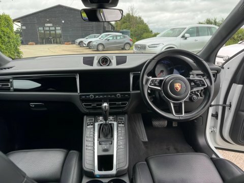 Porsche Macan 5dr Pdk Black #27