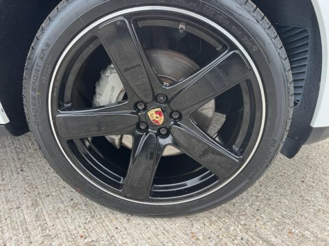 Porsche Macan 5dr Pdk Black #25