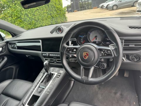 Porsche Macan 5dr Pdk Black #34