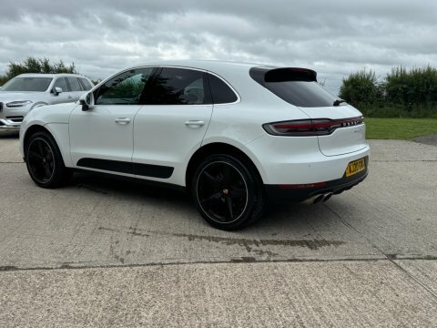 Porsche Macan 5dr Pdk Black #8