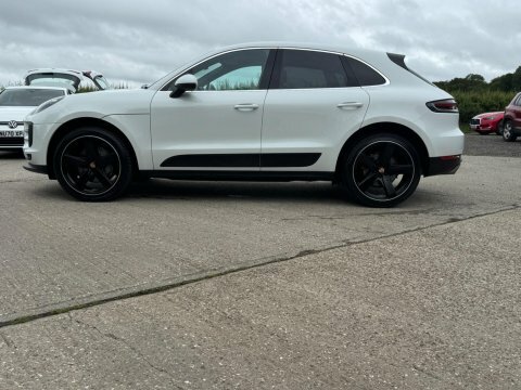 Porsche Macan 5dr Pdk Black #45