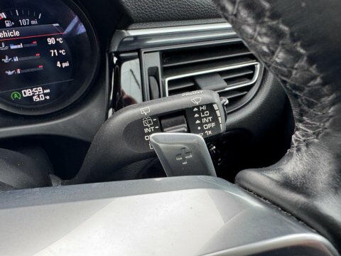 Porsche Macan 5dr Pdk Black #75
