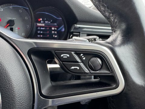 Porsche Macan 5dr Pdk Black #76