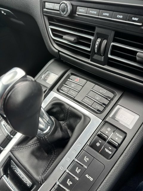 Porsche Macan 5dr Pdk Black #82