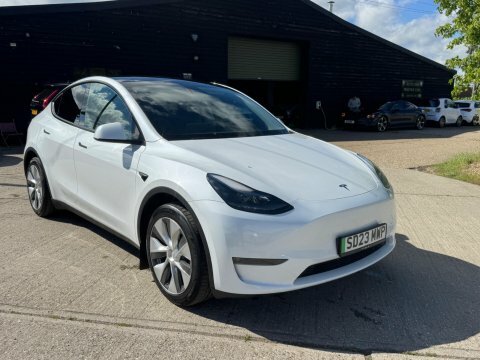 Tesla Model Y Dual Motor Long White
