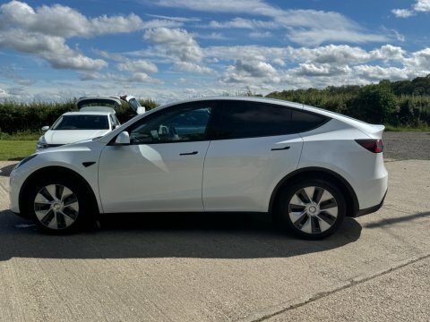 Tesla Model Y Dual Motor Long White #5