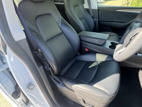 Tesla Model Y Dual Motor Long White #2