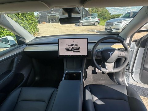 Tesla Model Y Dual Motor Long White #4