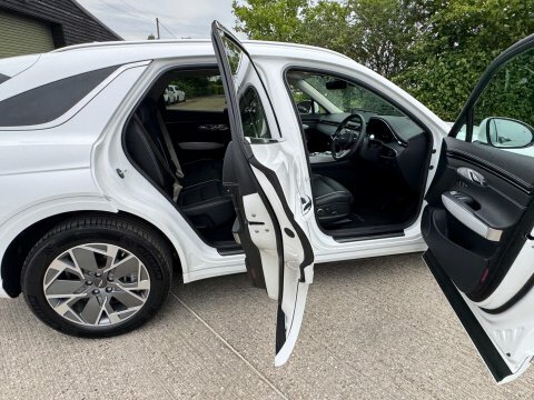 Genesis GV70 77.4Kwh Dual Motor White #5