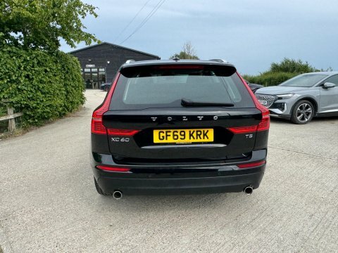 Volvo XC60 2.0 T5 Momentum Black #5
