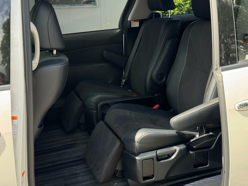 Toyota Estima Mpv Silver #15