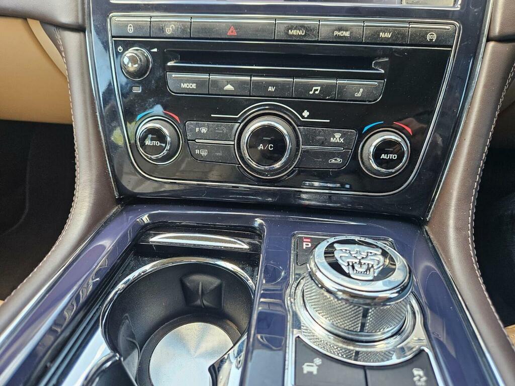 Jaguar XJ 3.0D V6 Portfolio Saloon Euro 5 L Blue #72