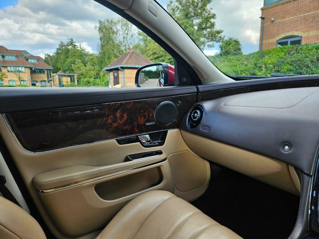 Jaguar XJ 3.0D V6 Portfolio Saloon Euro 5 L Blue #44