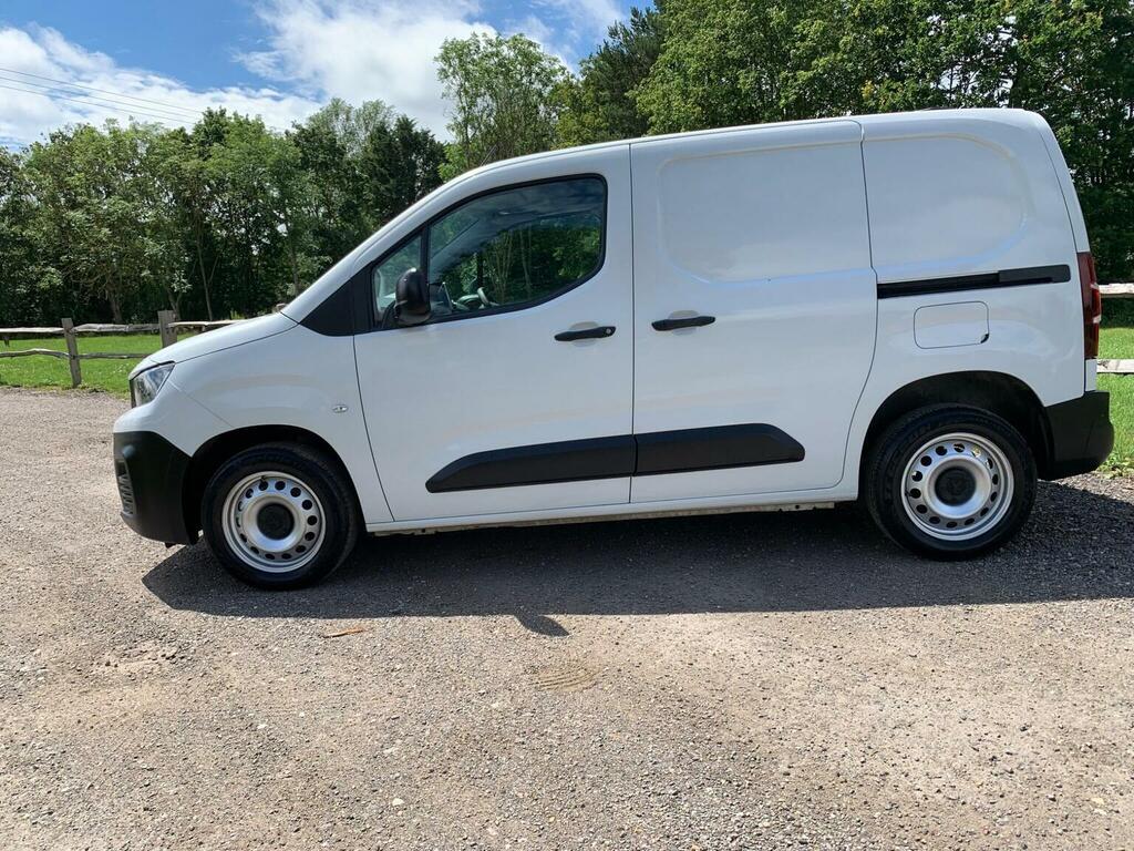 Peugeot Partner Panel Van 1.5 Bluehdi 1000 Professional Premium CV23PNO White #4