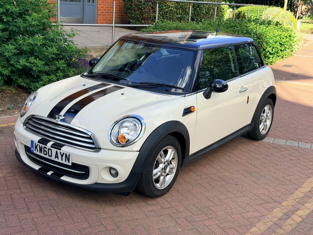 Mini Hatch 1.6 Cooper Euro 5 White #1