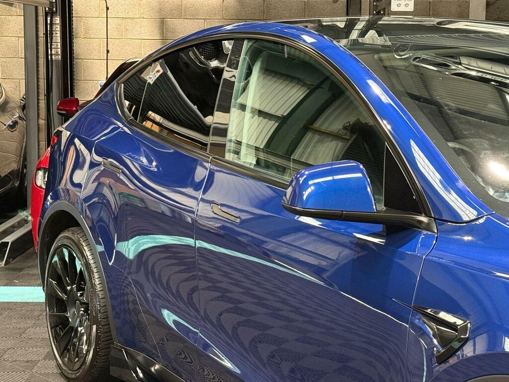 Tesla Model Y 2023 73 Suv #11