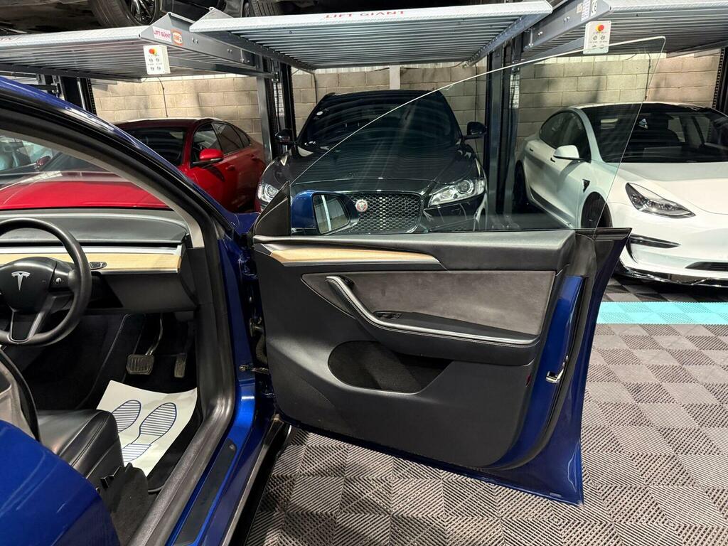 Tesla Model Y 2023 73 Suv #25