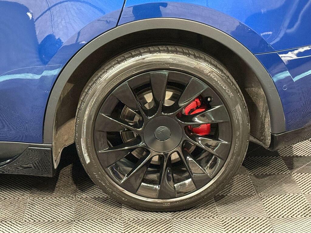 Tesla Model Y 2023 73 Suv #20