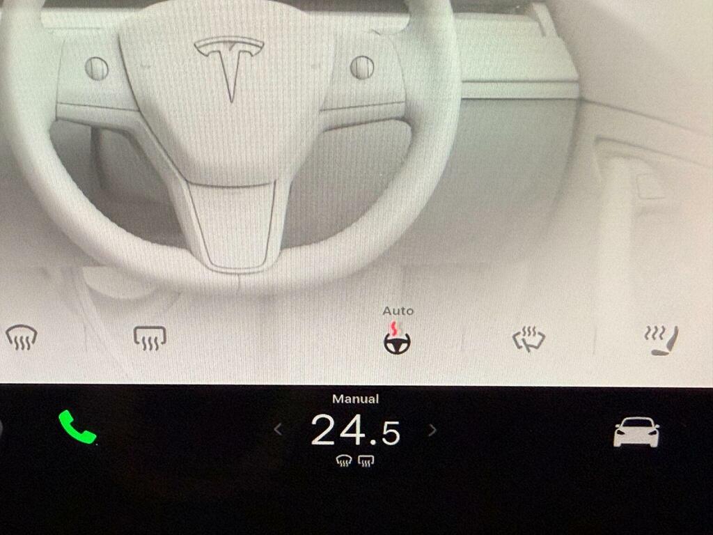 Tesla Model Y 2023 73 Suv #48