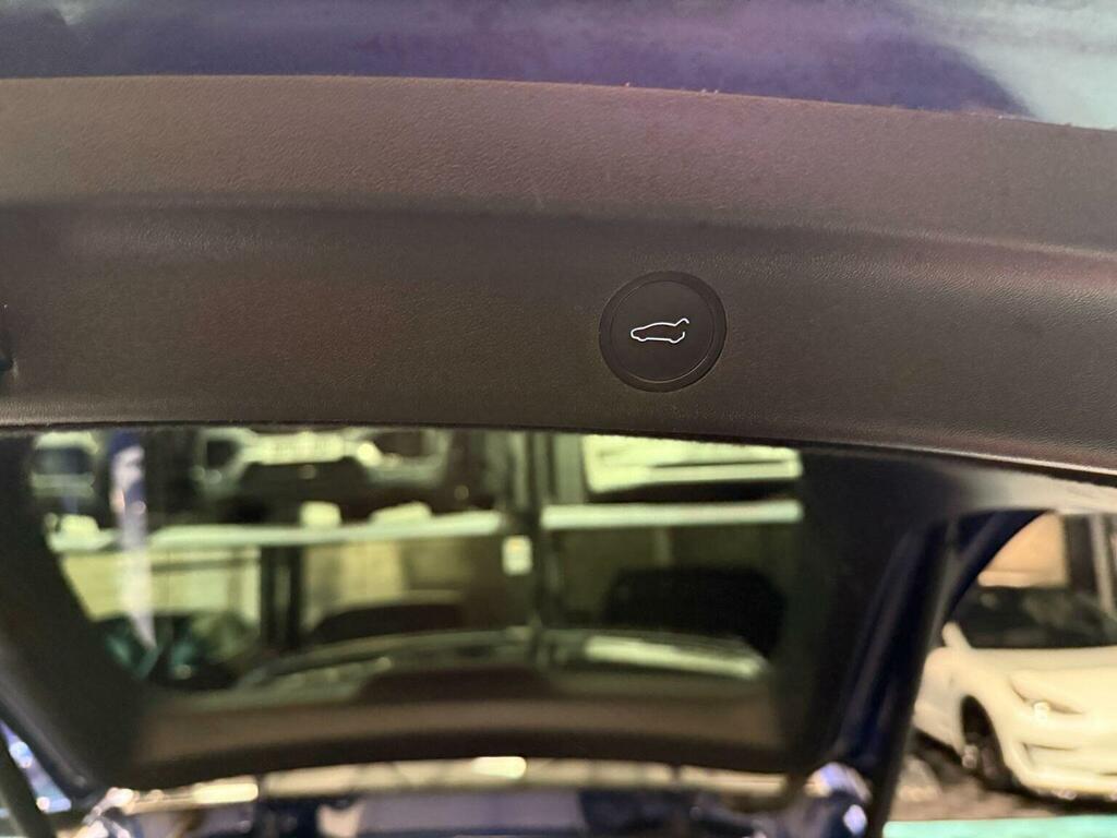Tesla Model Y 2023 73 Suv #32