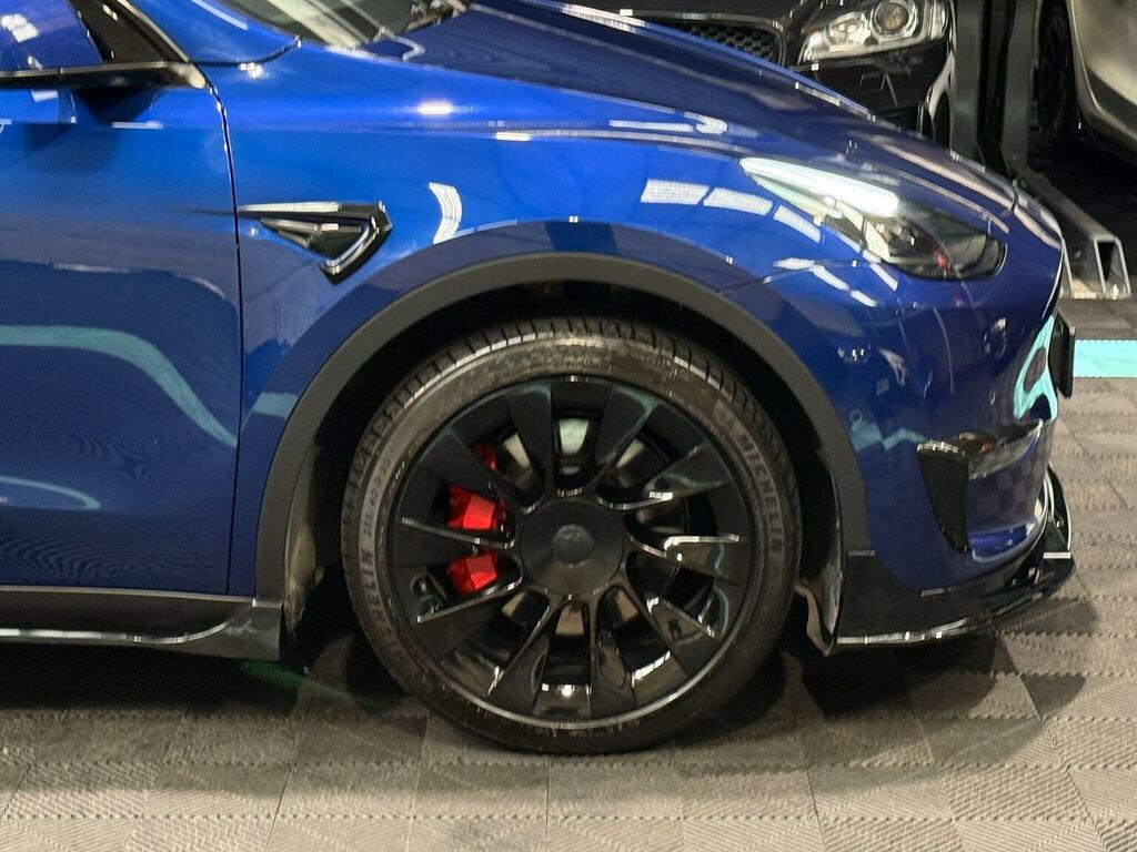 Tesla Model Y 2023 73 Suv #13