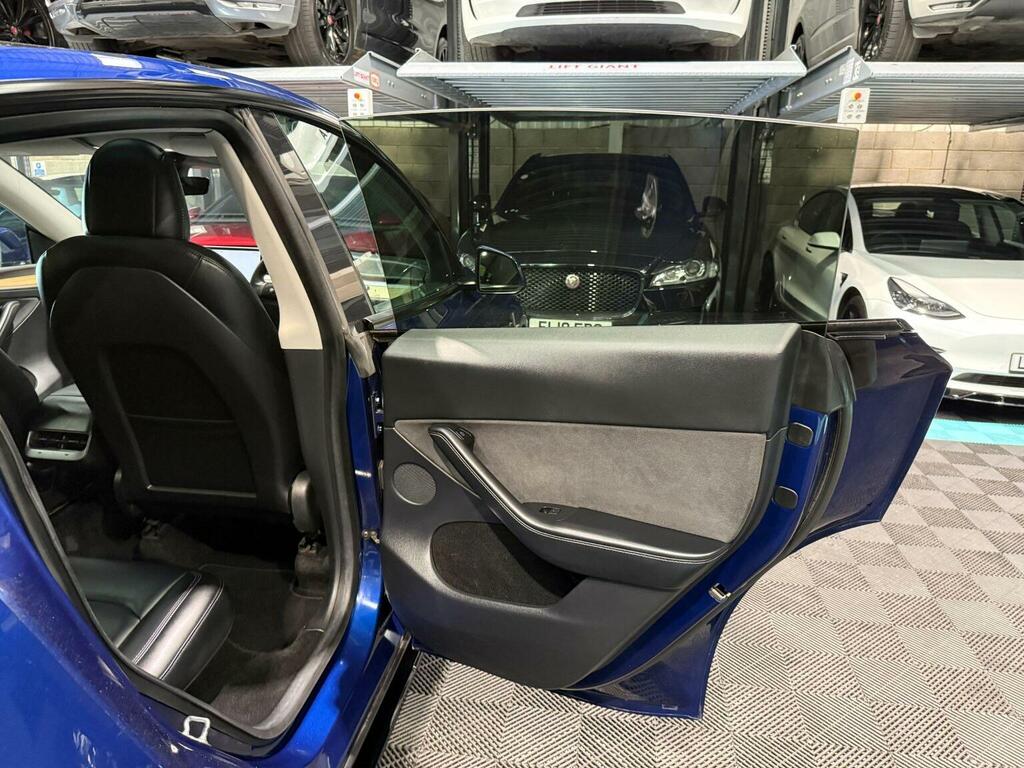 Tesla Model Y 2023 73 Suv #29